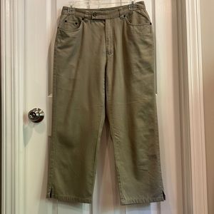 Liz Claiborne Lizwear size 8 capri pants